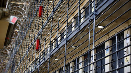 Irán: Condenan a un ciudadano estadounidense a 10 años de cárcel por "infiltración"