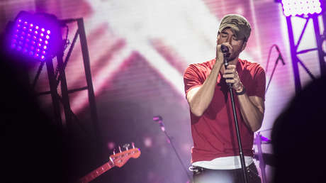 "¡Esto es un atraco!": Enrique Iglesias indigna al público en un concierto en España (VIDEO)
