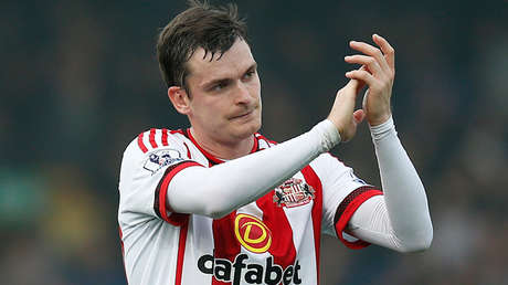 El futbolista pedófilo Adam Johnson pide un cambio de prisión por miedo a que le "corten el cuello"