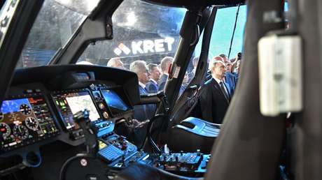 Video: Putin invita a helados durante el salón aeroespacial MAKS 2017 