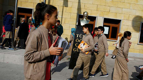 "No tiene sentido enseñarles matemáticas a los alumnos que no conocen el yihad"