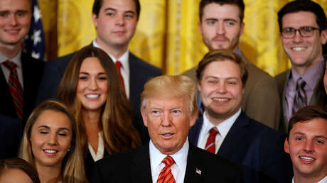 VIDEO: Trump manda a callar a una reportera en la Casa Blanca