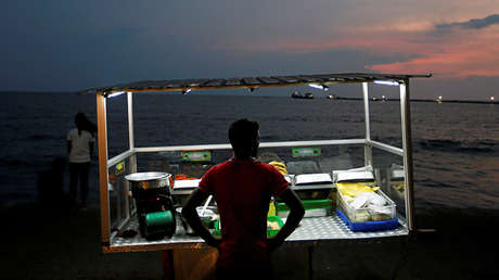 VIDEO: Un argentino vuelca el carrito de elotes a un mexicano en Los Ángeles y la Red se indigna