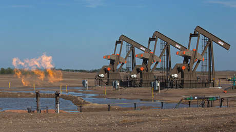 Sube el precio del crudo por la caída de las reservas de EE.UU. y el riesgo de sanciones a Venezuela