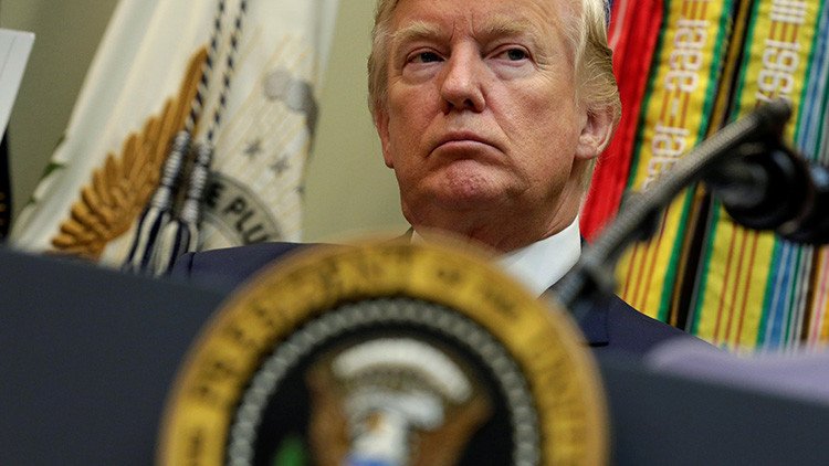 Trump: "La teoría demócrata sobre el supuesto vínculo con Rusia es humillante para EE.UU."