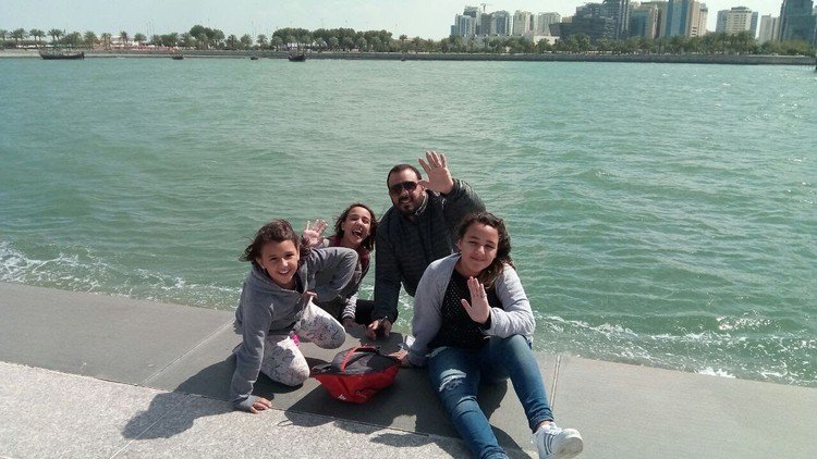 "Bloqueado por cielo, mar y tierra": Familia argentina no puede regresar de Catar