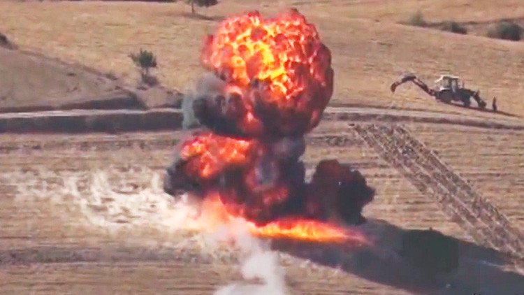 Misil casero iraní destruye un blanco cubierto con una bandera de EE.UU. (VIDEO)