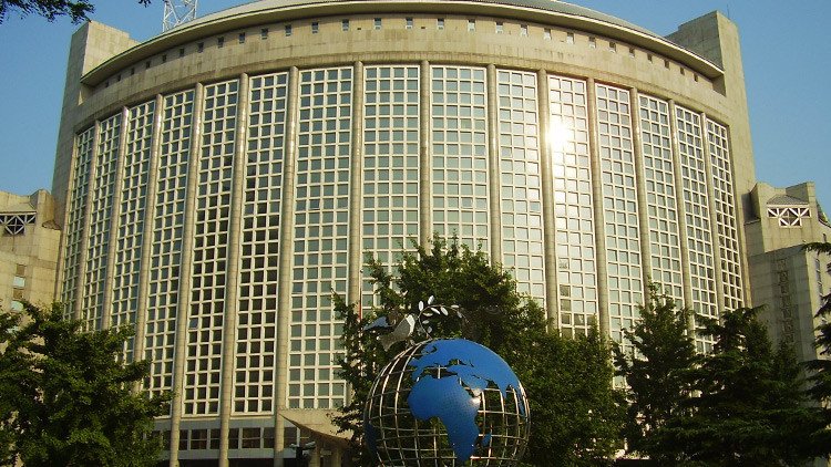 China insta a la "prudencia" de EE.UU. y Corea del Norte para "rebajar la tensión"