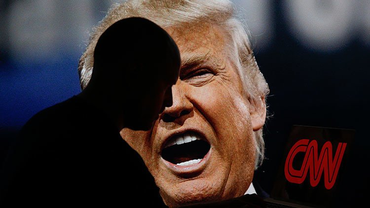 "Sois una cadena de noticias falsas": Trump arremete contra la CNN