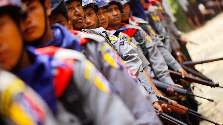 Al menos 32 personas mueren tras asaltos contra 24 puestos de Policía y una base militar en Birmania