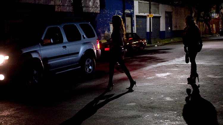 'Sexoservidoras' por 85 dólares: Cómo 'alquilan' mujeres en México para convertirlas en esclavas