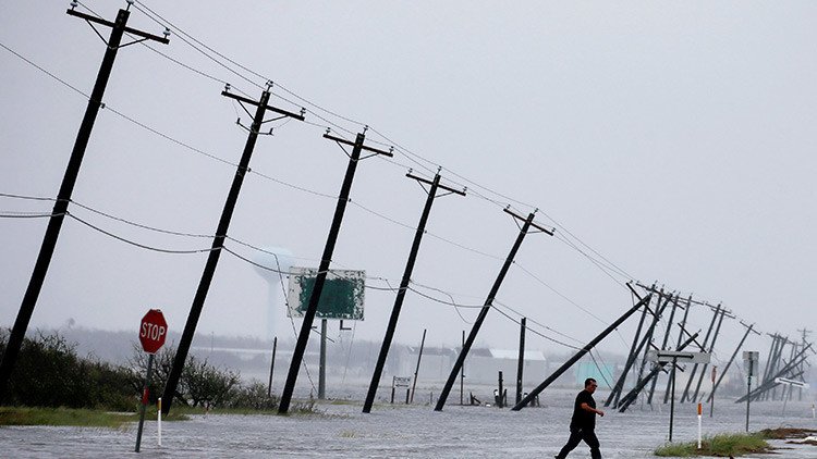 VIDEOS: Un 'cazador de tormentas' se adentra en el ojo del huracán Harvey y lo transmite en vivo
