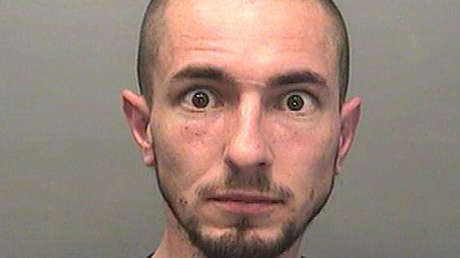 "No es una imagen halagadora": Fugitivo pide a la Policía que quite su foto de Facebook