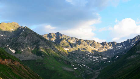 Tres personas mueren al estrellarse una avioneta en Suiza
