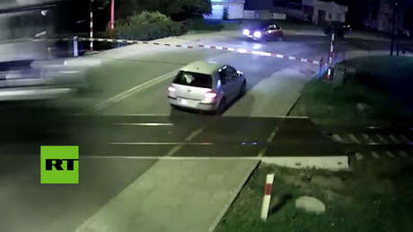 Por milímetros: Un tren de alta velocidad 'roza' un auto en Polonia