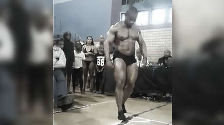 FUERTES IMÁGENES: Un campeón de fisicoculturismo muere al intentar realizar un salto hacia atrás