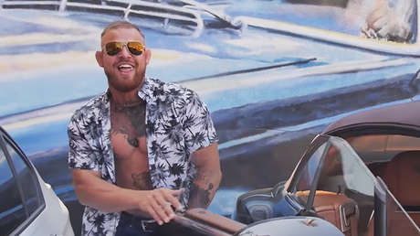 Nueva York: Un kazajo se hace pasar por Conor McGregor y muchos caen en la broma (VIDEO)