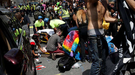 Al menos 3 muertos y 34 heridos en fuertes choques de supremacistas y activistas en Charlottesville