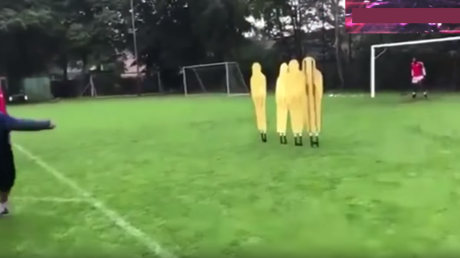 Disparo nivel D10S: Maradona demuestra que su mágica zurda sigue intacta