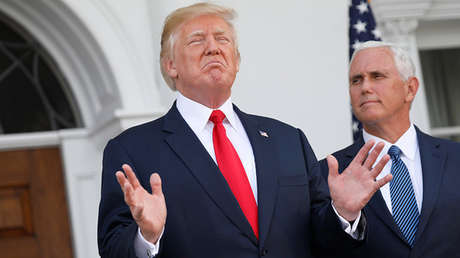 Colocan en Nueva York una estatua de Trump que refleja su obsesión por Twitter (FOTO)