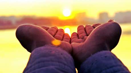 ¿Error o racismo?: Un dispensador niega jabón líquido en un aseo a un hombre de raza negra (video)