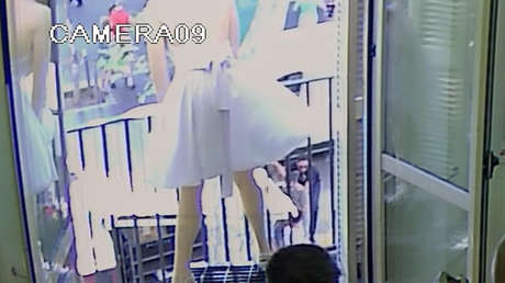 VIDEO: Difunden imágenes del momento en que la furgoneta arrolla a los peatones en Barcelona