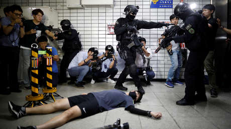 Los militares surcoreanos 'toman' un estadio durante un entrenamiento antiterrorista 