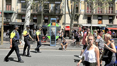Barcelona aumentará la presencia policial y pondrá obstáculos para vehículos en zonas peatonales