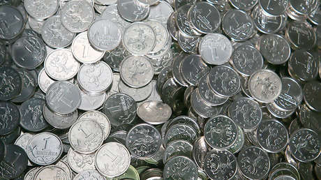 Le multan por no pagar una deuda y decide saldarla con más de 4 millones de monedas para vengarse