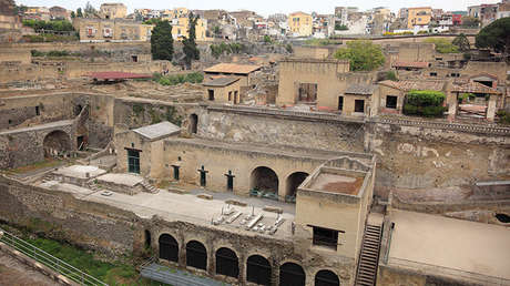 FOTO: Logran restaurar un retrato de una mujer romana de dos mil años de antigüedad (y es hermosa)