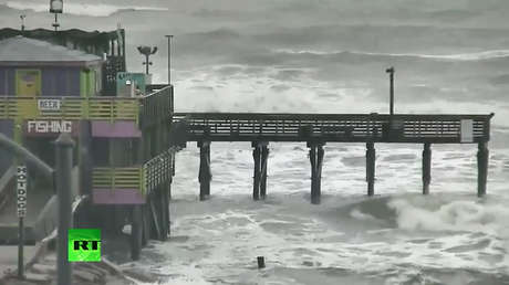 VIDEO: El "potencialmente mortal" huracán Harvey se acerca a las costas de Texas