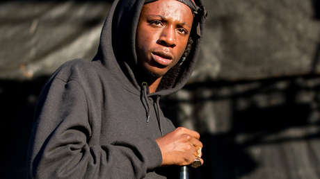 Un rapero cancela tres conciertos tras haber observado el eclipse sin gafas 