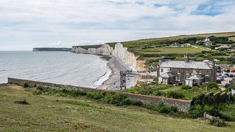VIDEO: Evacúan una playa en el Reino Unido debido a una "niebla química"
