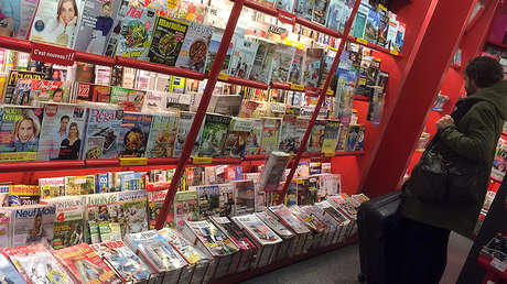 "Dios existe": 'Charlie Hebdo' dedica su última portada al huracán Harvey, que azota Texas (FOTO)