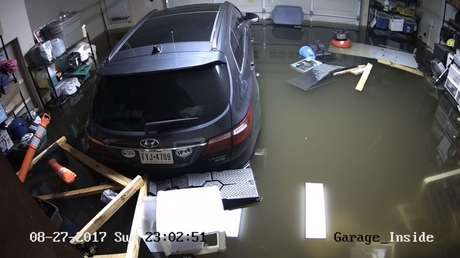 Harvey: un estadounidense muestra cómo se inunda en pocos minutos su garaje (VIDEO)