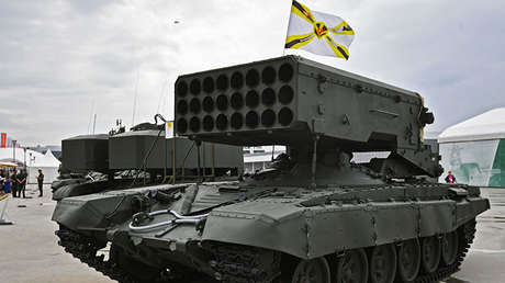 VIDEO: Artilleros rusos se entrenan con el destructor sistema de lanzallamas pesado Solntsepiok