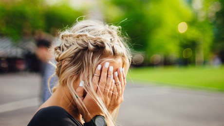 La historia del meme del 'novio distraído': ¿Quién es en realidad la pareja retratada?