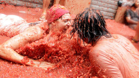Una chica encuentra a su 'doble' 7 años después de ver una foto suya en una revista