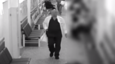 Paciente 'enfermo de cáncer' mata a su doctor con un cuchillo y luego se suicida [FUERTE VIDEO]