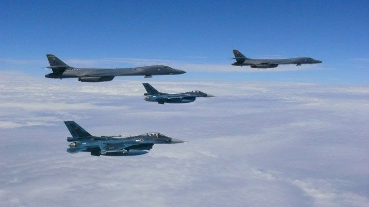 "Salvaje acto militar": Pionyang condena sobrevuelo de cazas de EE.UU. sobre la península coreana