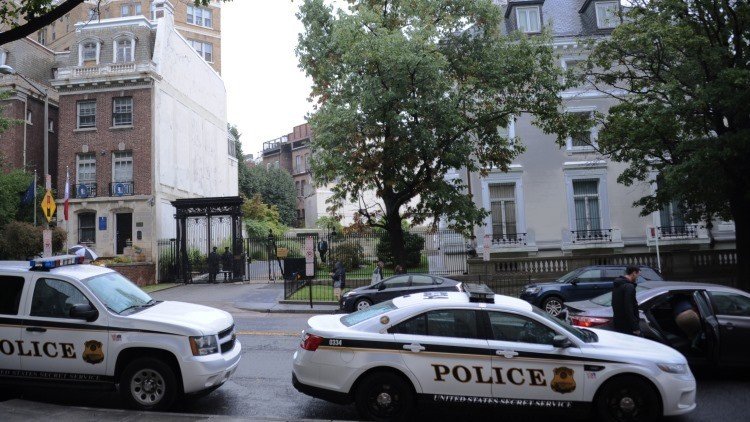 VIDEOS: Así "tomó" el FBI las instalaciones diplomáticas rusas en EE.UU.