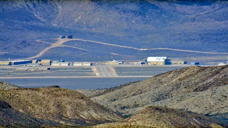 VIDEO: Una pareja graba imágenes exclusivas del Área 51