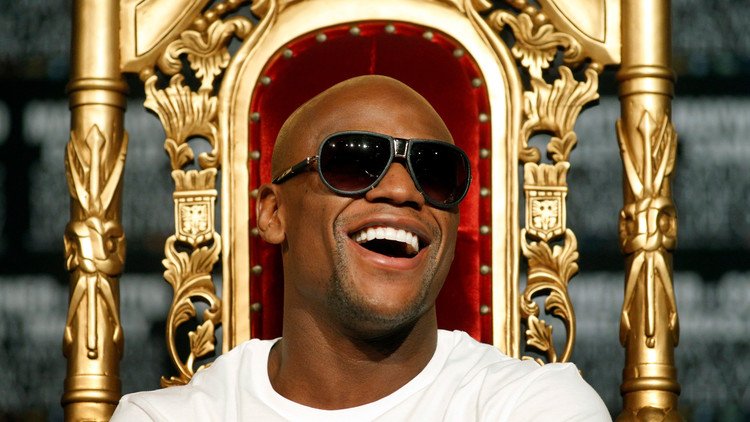 Racha ganadora: Floyd Mayweather obtiene el gran premio en un casino (VIDEO)