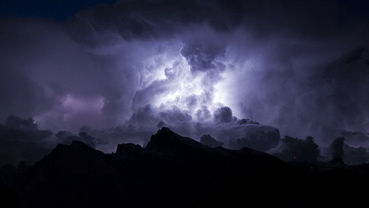 VIDEO: El insólito fenómeno aéreo registrado en México durante el fortísimo sismo de 8,2