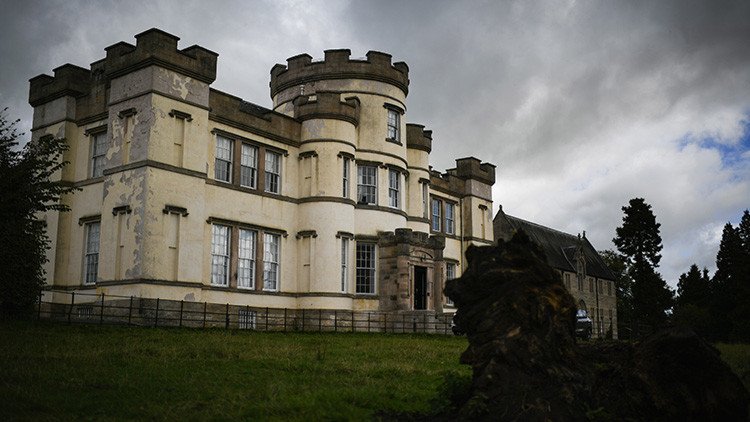 Macabro hallazgo: una fosa común con más de 400 niños, descubierta en un antiguo orfanato de Escocia