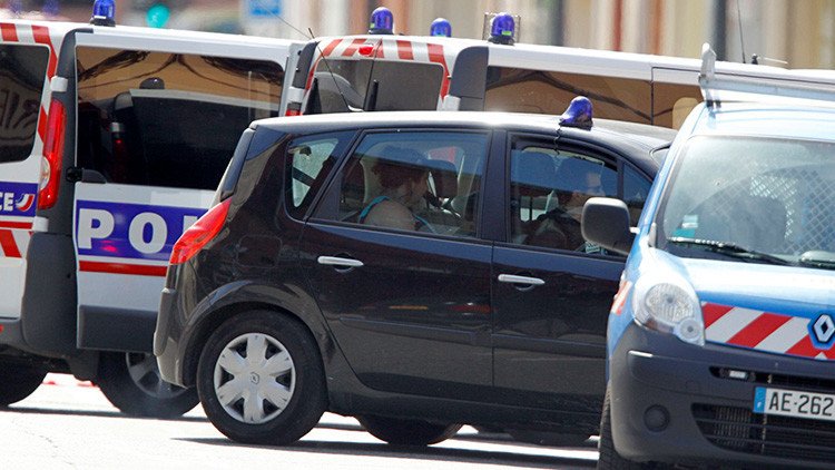 Un hombre ataca a siete personas en Francia mientras grita "Allahu Akbar" (VIDEO)