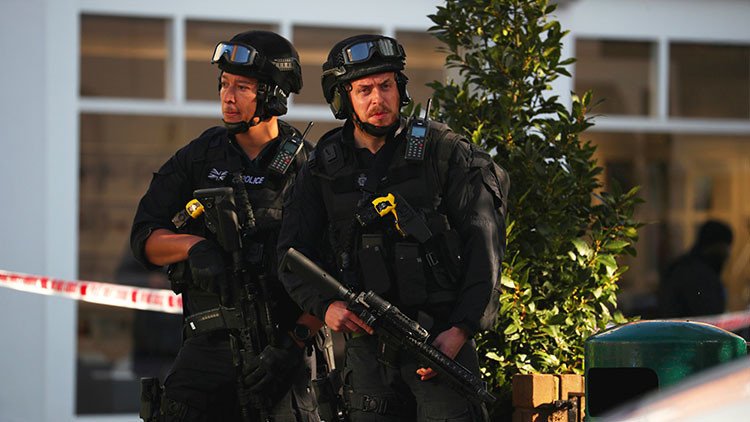 Reino Unido eleva el nivel de amenaza nacional hasta el nivel crítico