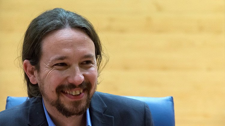 "¿Ha llamado el dueño?": El curioso cambio de un titular de 'El País' sobre Pablo Iglesias