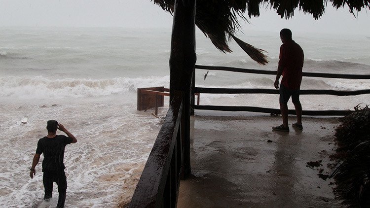El huracán María deja al menos 15 muertos y 20 desaparecidos a su paso por Dominica