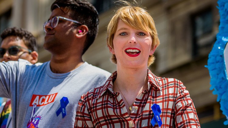 Canadá le niega entrada a la ex soldado Chelsea Manning 'por traición' (FOTOS)